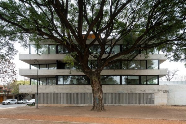 Edificio Zapiola - CARPEAL BuildingEdificio Zapiola - CARPEAL Building - Fotografía: Javier Agustín Rojas