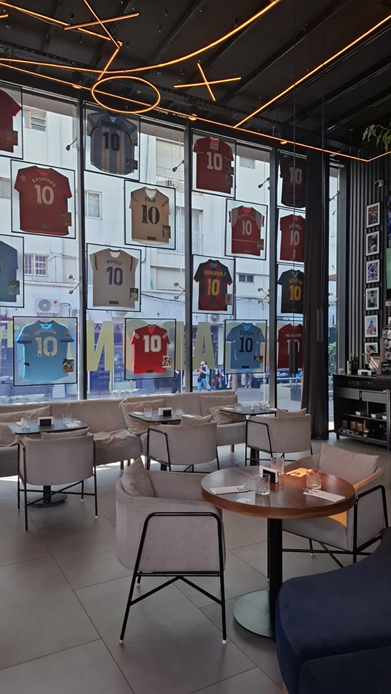 10 igual a nadie - Restaurante Oficial Diego Maradona - CARPEAL Design